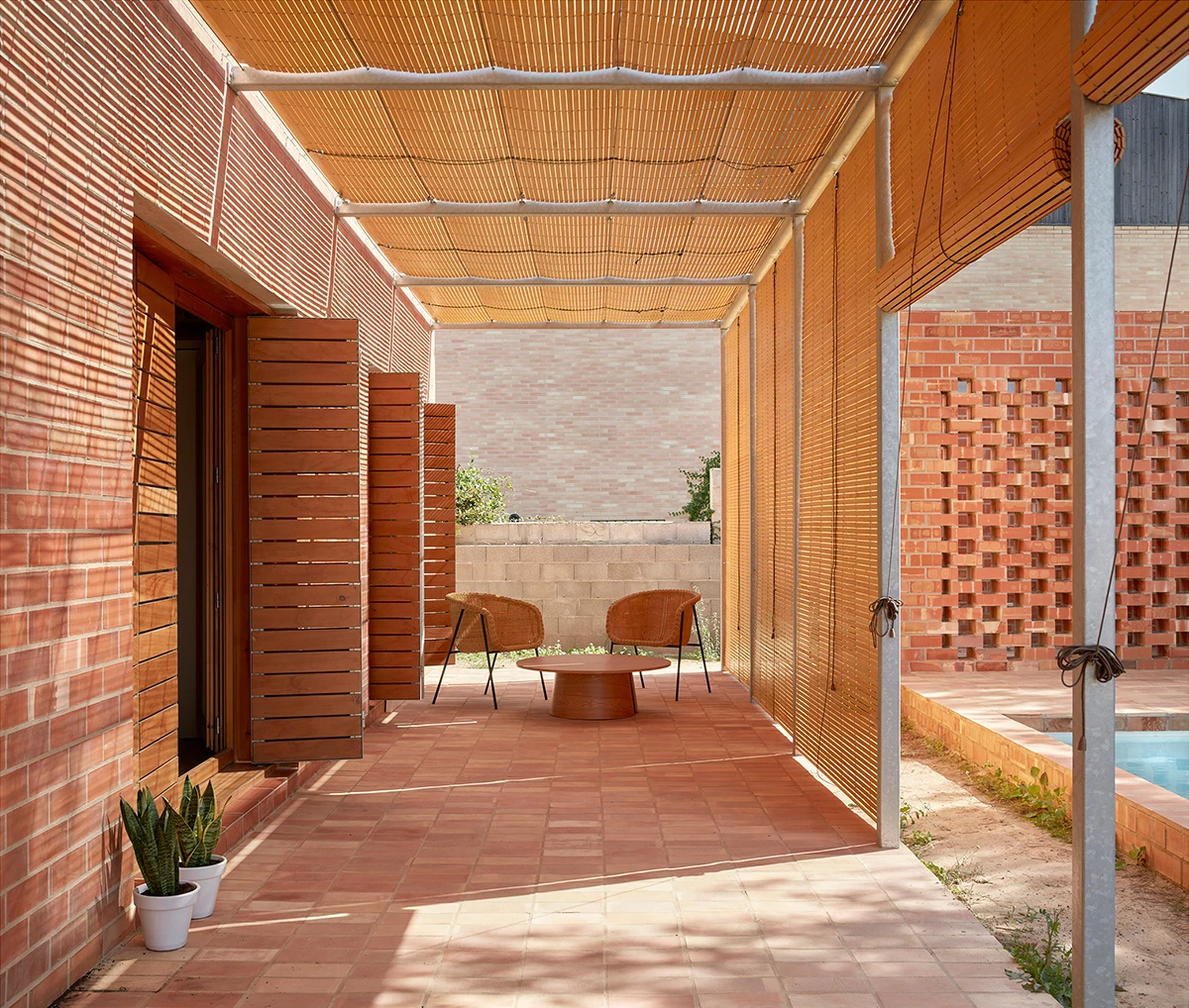 Hugo Mompó y Juan Grau Arquitectos, casa en Bétera (Valencia)