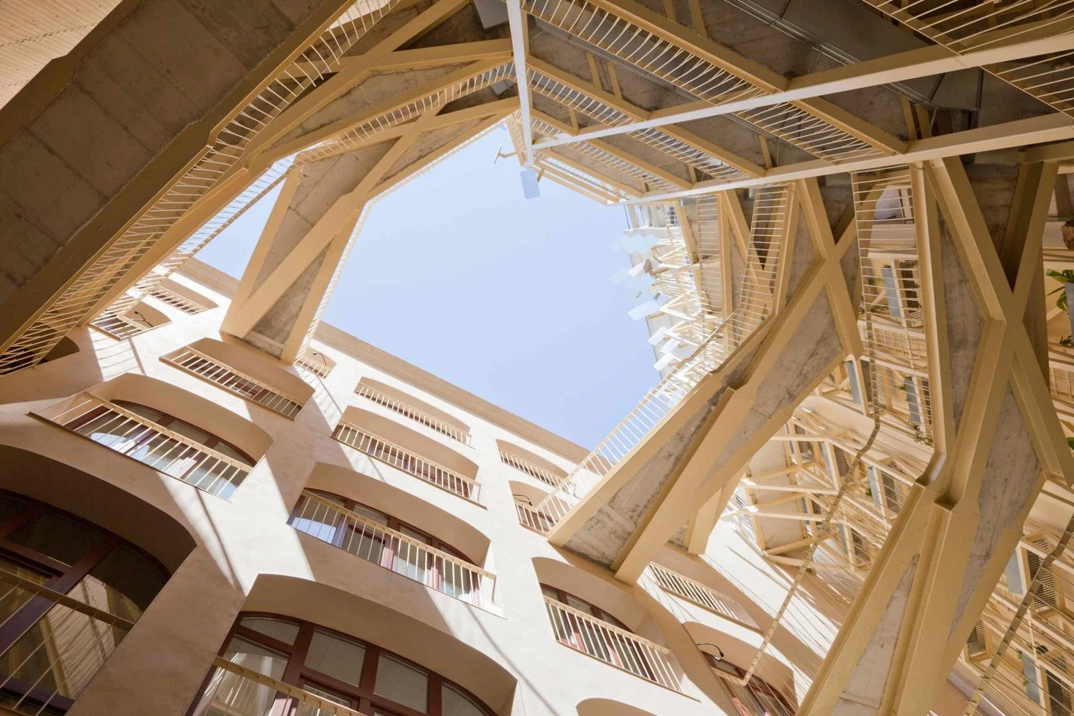 Rehabilitación la Carbonería en Barcelona